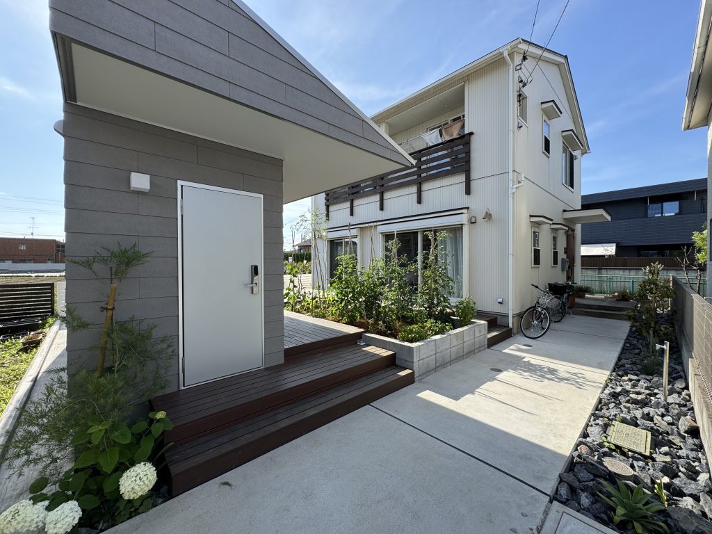 離れのある家の建築事例