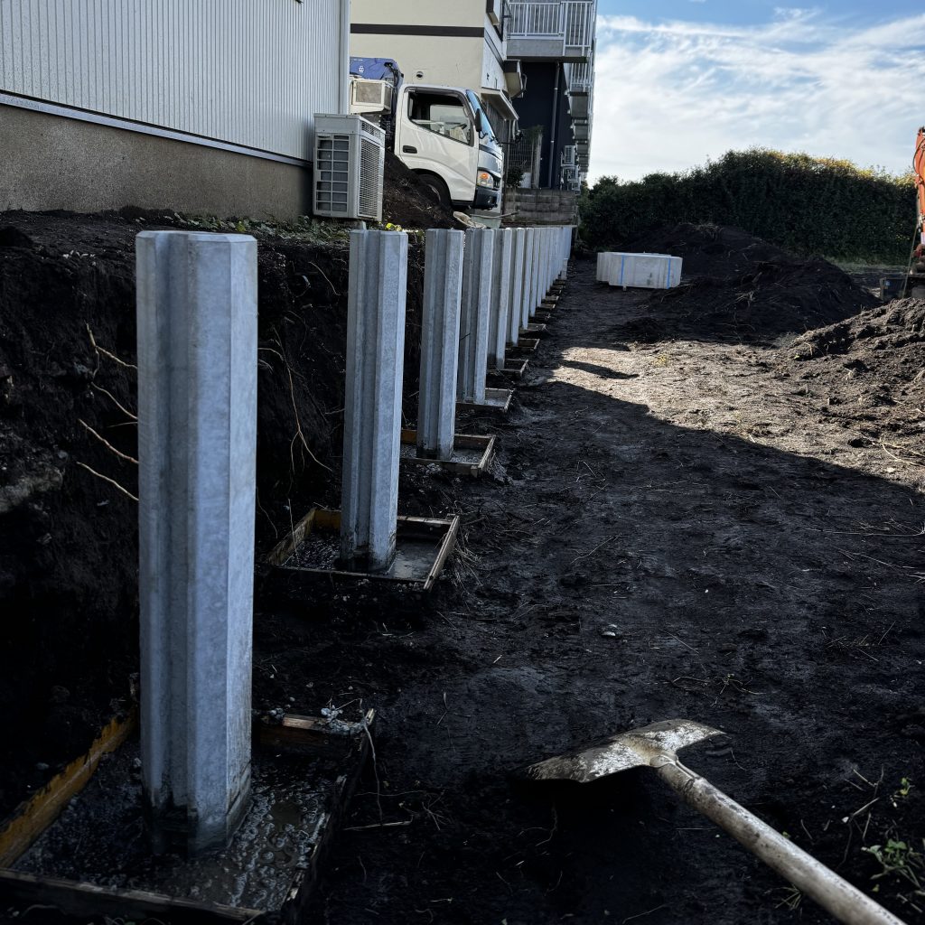 設計会社による擁壁のやり直し工事