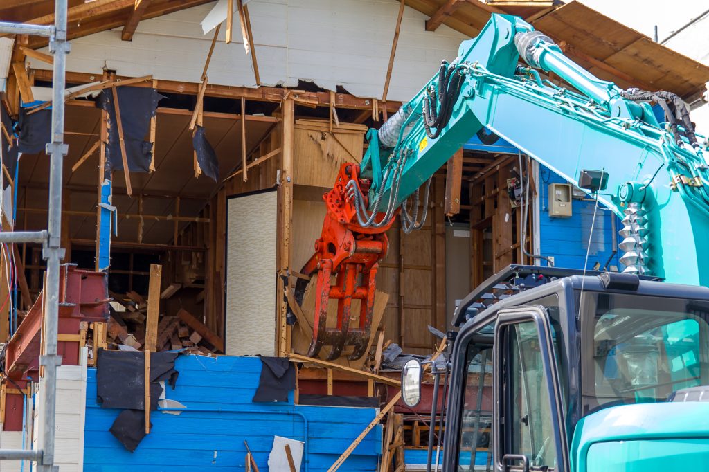 建て替えの工事現場